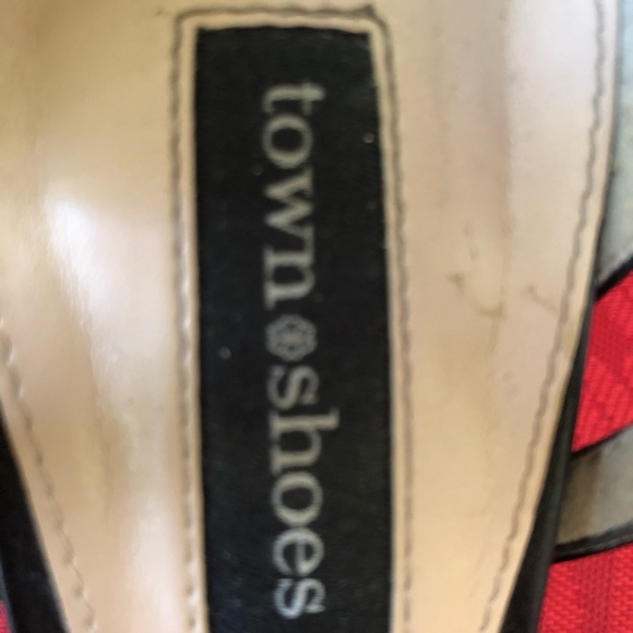 Snakeskin Pointed Heels - Picture 6 of 7